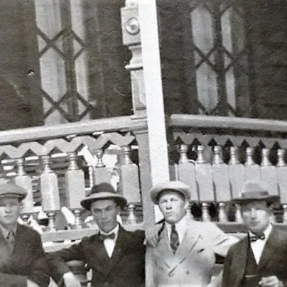 Karjalaismiehiä Langinkoskella 1928